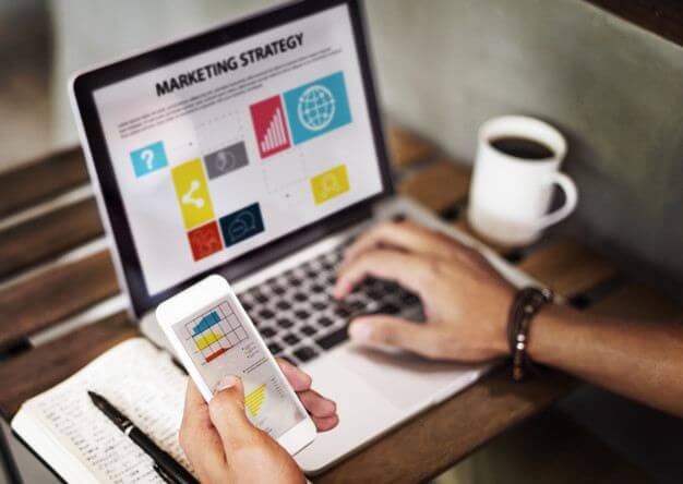 marketing-strategy-connting-digital-devices-concept_53876-23053